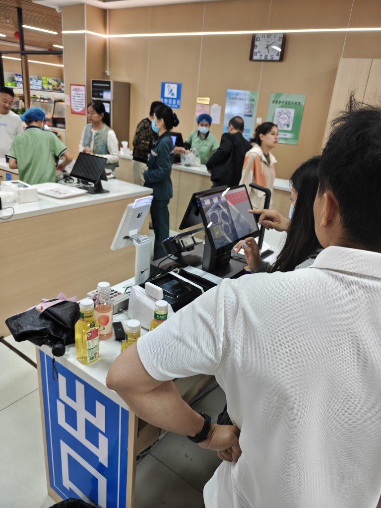 医院食堂AI识别案例